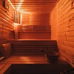 Lodge Sovia Wellness S Jacuzzi Kadou A Saunou, Cingov