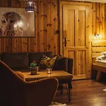 Lodge Sovia Wellness S Jacuzzi Kadou A Saunou, Cingov *