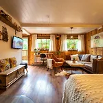 Sovia Wellness S Jacuzzi Kadou A Saunou, Cingov Smižany