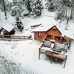 Lodge Sovia Wellness S Jacuzzi Kadou A Saunou, Cingov *