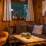 Lodge Sovia Wellness S Jacuzzi Kadou A Saunou, Cingov